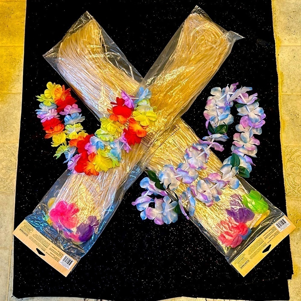 Hawaiian 🌺 Costumes